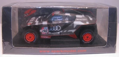 Spark 1:43 S3187 Audi RS Q e-tron 202 Dakar 2022 Sainz/Cruz - Image 1 of 3