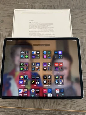 Apple iPad Air M2 - Image 1 of 4