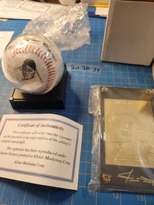Danbury Mint 22kt Gold Willie Mays Limited Edition Baseball Card w/ Ball NEW - Picture 1 of 6