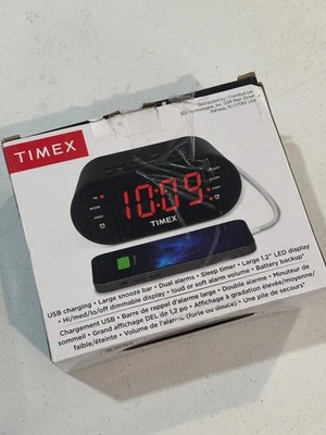 Timex Alarm Clock for Bedroom with FM Radio and USB Charger **VERY GOOD** - Image 1 of 3