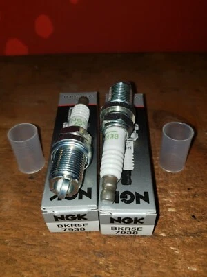 2 Spark Plugs Polaris Sportsman Scrambler 400 425  500 600 700 800 NGK BKR5E  - Imagem 1 de 2