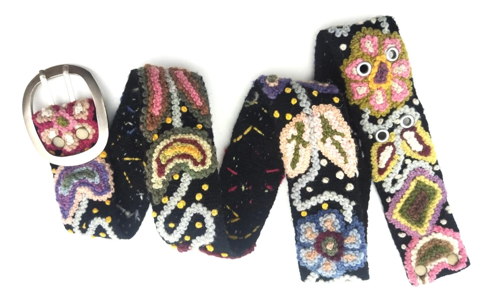 ACCESORIOS MUJER, HECHOS A MANO POR ARTESANO AYACUCHO, CINTURONES BORDADOS CON FLOR Foto 1 de 4