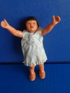 VINTAGE 5" NATIVE AMERICAN INDIAN TRIBE DOLL- HARD PLASTIC - Picture 1 of 10