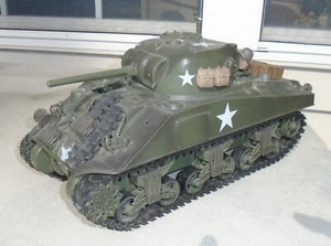 21st Century Toys / Ultimate Soldier WWII U.S. M4 Sherman Tank 1:18 - Picture 1 of 6