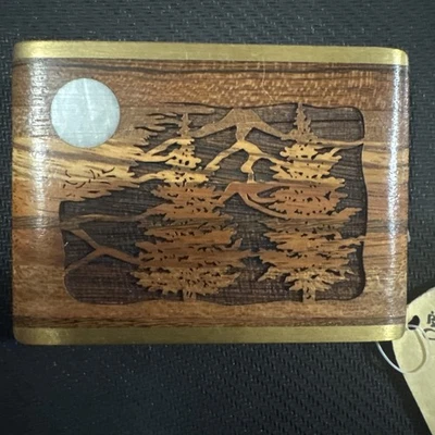 Hebilla de cinturón de Sherwood Ltd años 80 latón macizo, madera tallada con láser nueva con etiqueta Foto 1 de 4