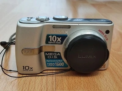 Panasonic DMC-TZ1 LUMIX mit 10-fach optischem Zoom - Bild 1 von 4