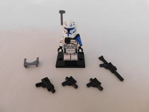 LEGO STAR WARS: Phase 2 CAPTAIN REX w/ cloth PAULDRON...various BLASTERS & more - Picture 1 of 3