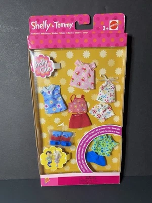 Shelly and Tommy Club Moda Paquete de Regalo Zapatos Camisas Ropa 2003 Mattel 47608 Foto 1 de 2