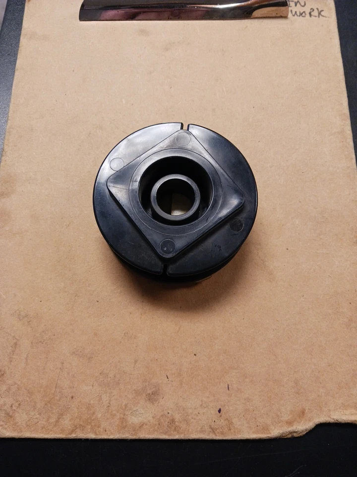 NOS Shindaiwa Spool. Part 99909-15580. See pic. - Image 1 of 1