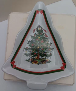 Topco Ribbons and Tree Christmas Tree Shaped Plate - Made in Japan - Picture 1 of 8
