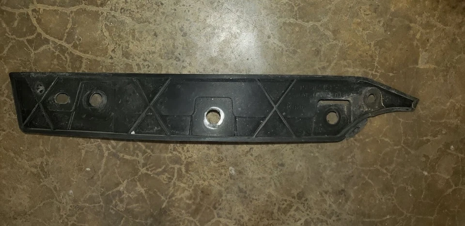 PARAGOLPES TRASERO Saturn GM OEM 07-10 Sky - Soporte de retención derecho 15946905 Foto 1 de 1