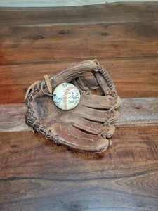vintage wilson a800 baseball glove and singed baseball - Picture 1 of 14