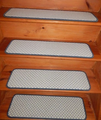 13 步 9 英寸 x 30 英寸 + 着陆 21 英寸 x 30 英寸楼梯踏板羊毛地毯。 — 第 1/4 张图片