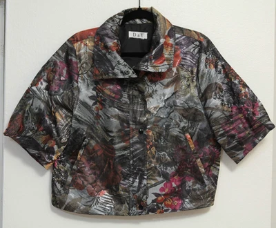 D&Y Women’s Jacket Multi Color Shiny Material Zip Front Short Sleeve Crop Size M - Image 1 of 4