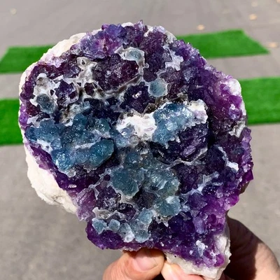 Cubo natural azul-púrpura de 1,48 lb muestra de cristal mineral de fluorita/China Foto 1 de 4