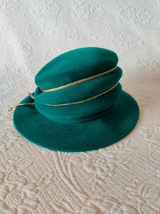 Vintage Chapeah Creations tiefgrün & Goldrand Bowler Hut von Ruth Kropveld  - Bild 1 von 8