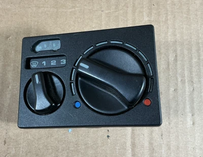 Volkswagen EuroVan 1992-1996 calefacción aire acondicionado control de temperatura 701959531A fabricante de equipos originales Foto 1 de 4