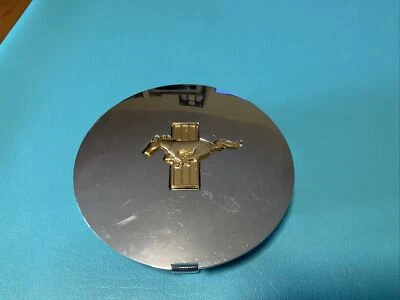 (1) Tapa central de rueda cromada dorada Ford Mustang GT 1993 # 1006 Foto 1 de 4