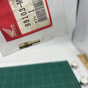 99104-MAZ-0380 Genuine Honda Jet 38 Carburetor Carb CH 250 BF75A NSR NOS - Picture 1 of 3