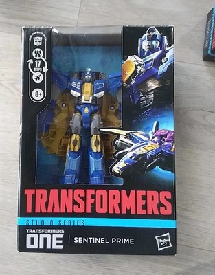 Transformers Studio Series Voyager Class Transformers One Sentinel Prime Action - Image 1 of 4