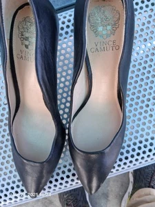 Vince Camuto Black Leather Pumps 9 M / 41 Slip On Heels Women’s Dress Shoes - Picture 1 of 4