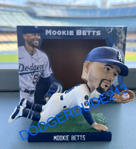 Los Angeles Dodgers Mookie Betts Gold Glove Diving Catch SGA Bobblehead 5/15/23 Cover
