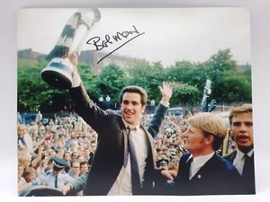 RARE Bob Moncur Newcastle Signed Photo + COA AUTOGRAPH FAIRS CUP FINAL NUFC - Bild 1 von 2