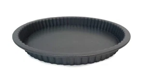 Loose Base Fluted Pie Tin (23cm / 9in ) - Picture 1 of 3