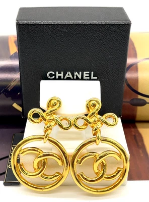 Auténticos Pendientes Chanel Vintage con Marca Coco GD, Redondos Columpios con Caja SK040681 - Imagen 1 de 4