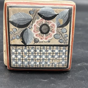 Caja baratija arte popular Tonalá México vintage pintada a mano diseño geométrico floral - Imagen 1 de 18