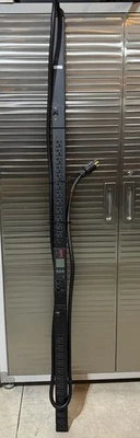 PDU para rack ZeroU 30A 100-120V, (24) tomacorriente APC AP8832, L5-30P Foto 1 de 4