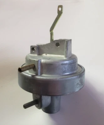 Distributor Vacuum Advance 1970-71 Ford Mustang Torino Mercury Cougar - Image 1 of 4