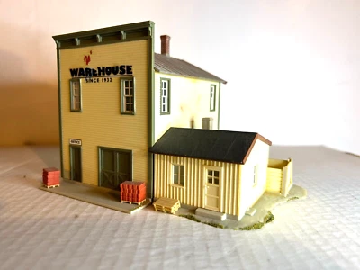 WALTHERS #933-3605   Wally's Warehouse Building w/Extras Built-up  H.O. 1:87 - Image 1 of 2