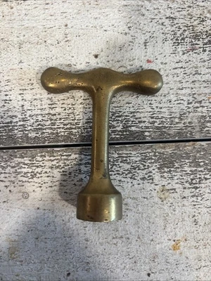 Llave de radiador antigua vintage de latón/bronce en forma de T Foto 1 de 4