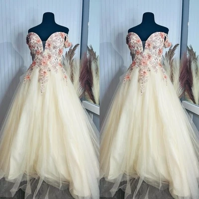 Vestidos de novia cuello en V flores 3D fuera del hombro una línea vestido de hadas vestidos de novia Foto 1 de 4