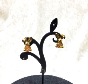 Pendientes de conejo vintage en tono dorado con detalles de piedras preciosas de color ámbar - Imagen 1 de 4