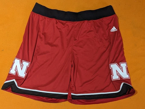 Nebraska Cornhuskers adidas Women's Primary Logo Red Shorts Size 2XL +2 Length Cover
