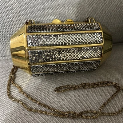 RARO BOLSO DE NOCHE VINTAGE DE LATÓN Y METAL MALLA CLUTCH CADENA DE HOMBRO FORRO DE TERCIOPELO Foto 1 de 4