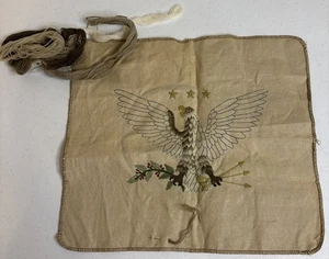 Unvollendetes Adler Stickprojekt mit etwas Wollgarn 15” x 13” - Bild 1 von 7