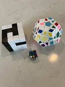 Rubik's Cube 3er Set - Mini - Mega Minx Würfel - Schwarz-Weißwürfel - Gebraucht - Bild 1 von 5