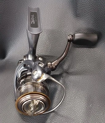 DAIWA 15 LUVIAS 1003 Spinning Reel High Sensitivity Fishing Tackle - Image 1 of 4