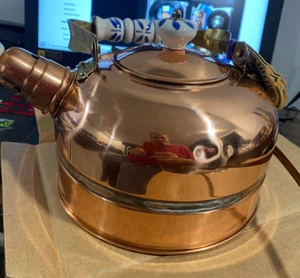 SMYTHE & COOK WHISTLING TEA KETTLE 2 QUART IT IS NEW BUT THE BRASS BAND IS BROKE - Picture 1 of 7