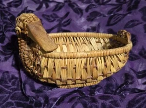 Vintage Woven Pale Brown/tan Duck  Shape Basket/catch All With Wooden Bill - Picture 1 of 6