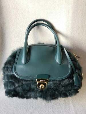 3600 美元 Salvatore Ferragamo Fiamma 绿色兔子毛皮挎包托特包斜挎包  — 第 1/4 张图片