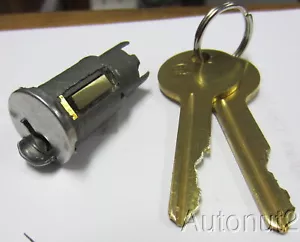 1942 1946 1947 1948 Chevrolet trunk deck handle lock cylinder with keys - Picture 1 of 2