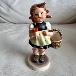 Goebel Hummel 98 Girl With Basket Figurine W. Germany - Picture 1 of 7