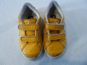 Veja Toddler Orange Shoes Size 10 Distressed Super CUTE