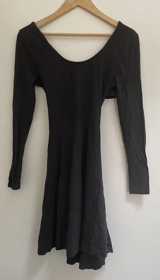 Vestido para mujer Charlotte Russe negro liso cruzado espalda abierta algodón manga larga S Foto 1 de 4