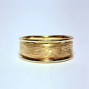 Anillo banda EternaGold oro amarillo 14K borde elevado texturizado 5-8 mm tamaño 9,25 2,1 g - Imagen 1 de 6