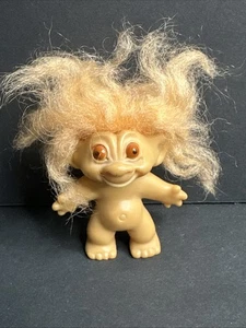 Vintage Dam Troll Figur Puppe Pfirsich Orange Creme Haare bemalt braune Bernstein Augen - Bild 1 von 11